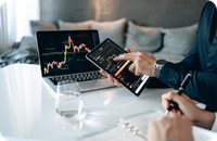 Un pago avanzando de forma fluida entre instituciones financieras conectadas con visibilidad en tiempo real